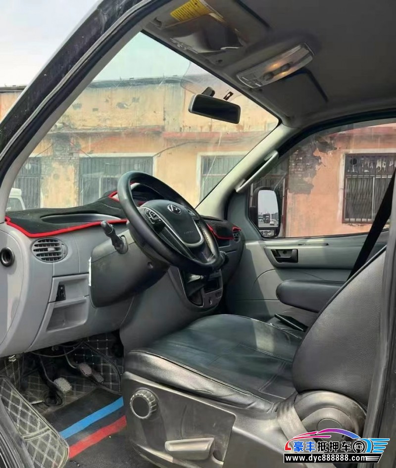 20年上汽大通V80轿车抵押车出售