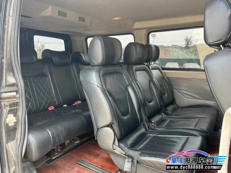 20年上汽大通V80轿车抵押车出售