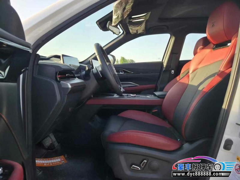 25年长安欧尚Z6轿车抵押车出售