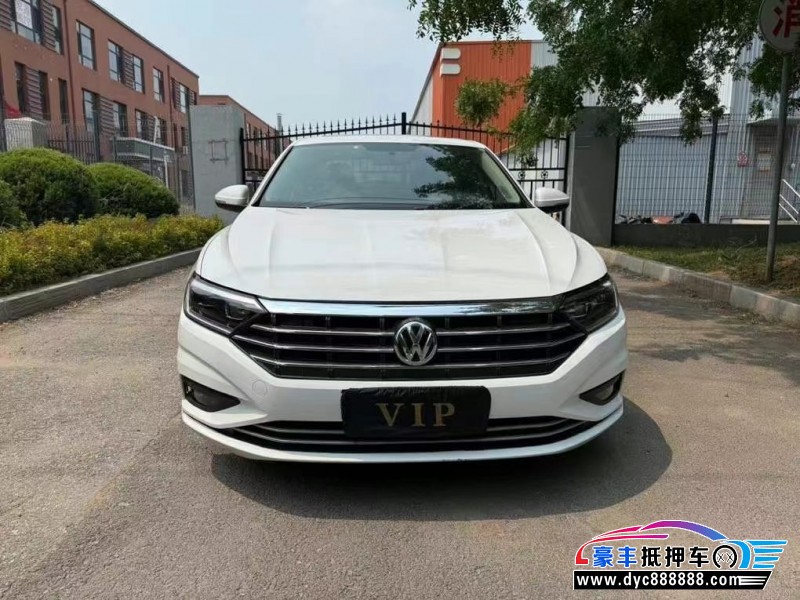 20年大众速腾轿车