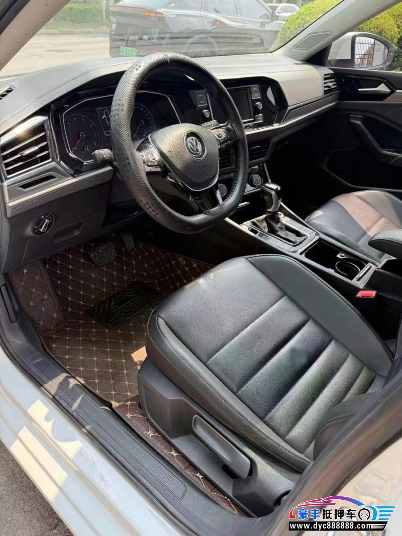 20年大众速腾轿车抵押车出售