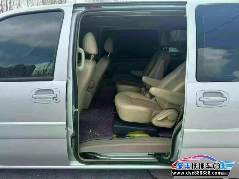 17年别克GL8轿车抵押车出售