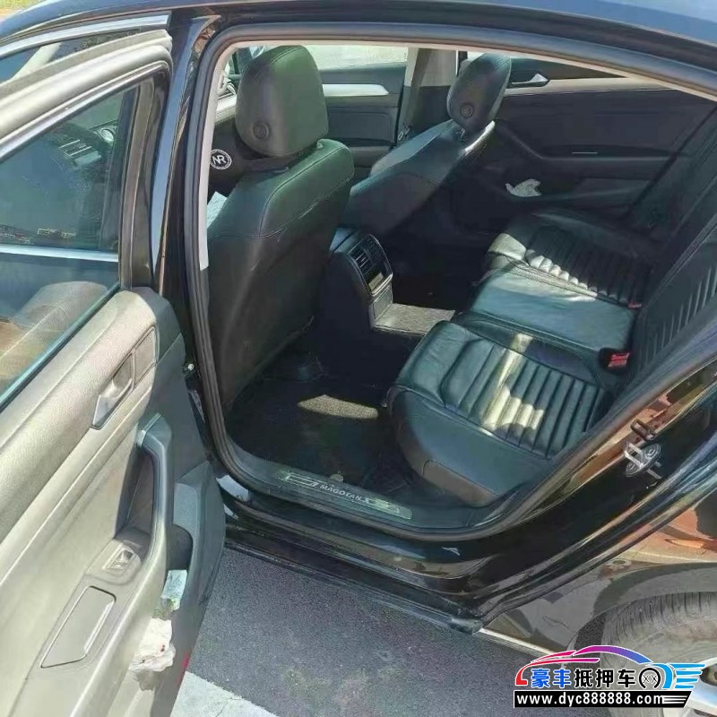 18年大众迈腾轿车抵押车出售