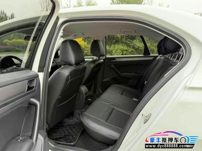 22年大众宝来轿车抵押车出售