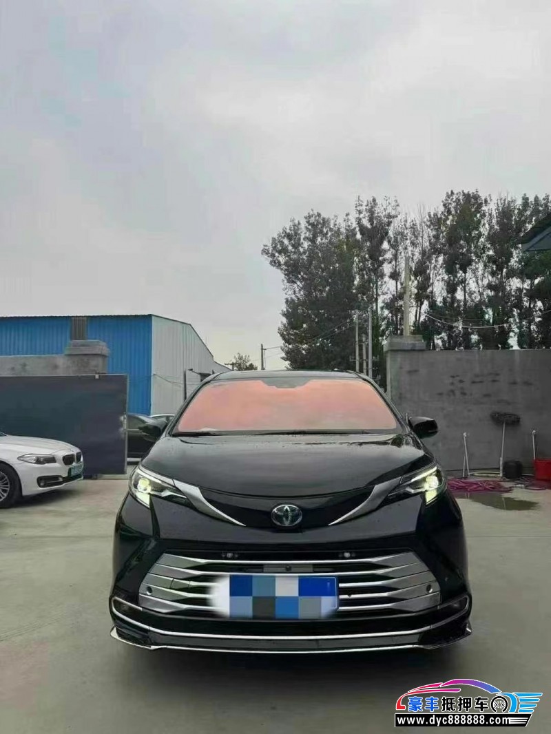 22年丰田塞纳轿车抵押车出售