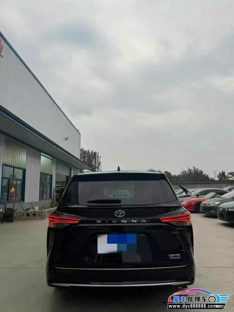 22年丰田塞纳轿车抵押车出售