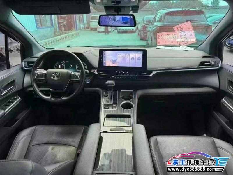 22年丰田塞纳轿车抵押车出售