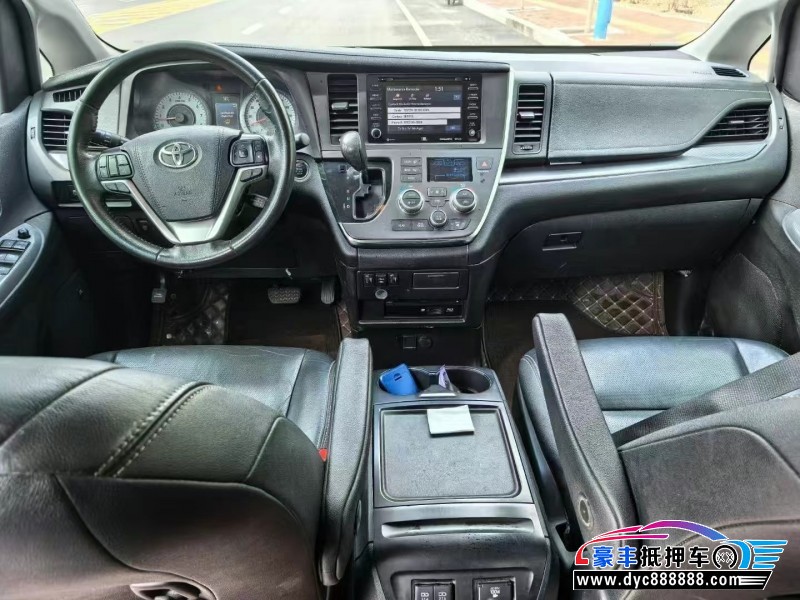 19年丰田塞纳轿车抵押车出售