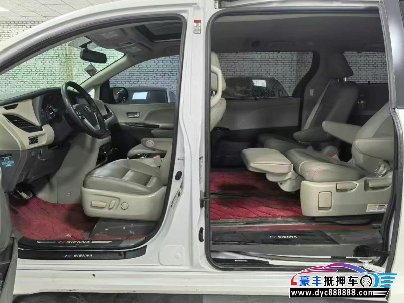 20年丰田塞纳轿车抵押车出售