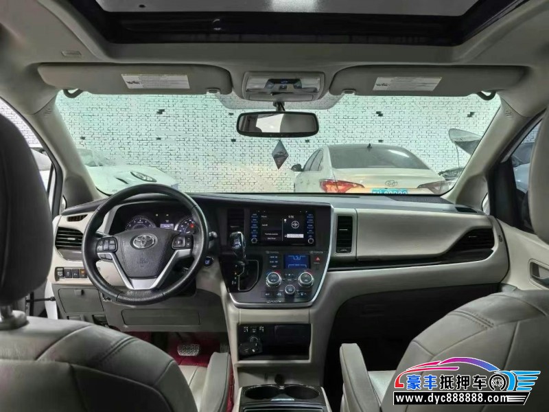 20年丰田塞纳轿车抵押车出售