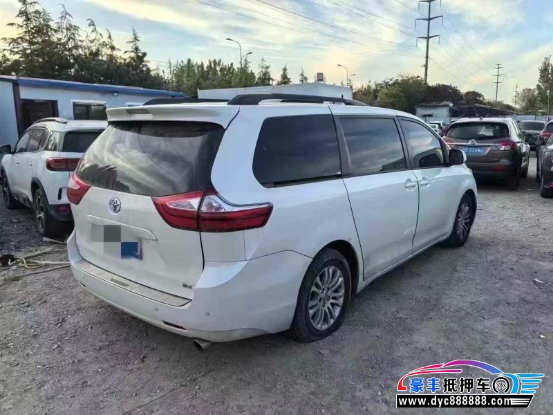 17年丰田塞纳轿车抵押车出售