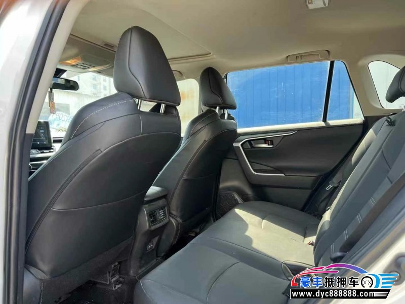 23年丰田威兰达轿车抵押车出售