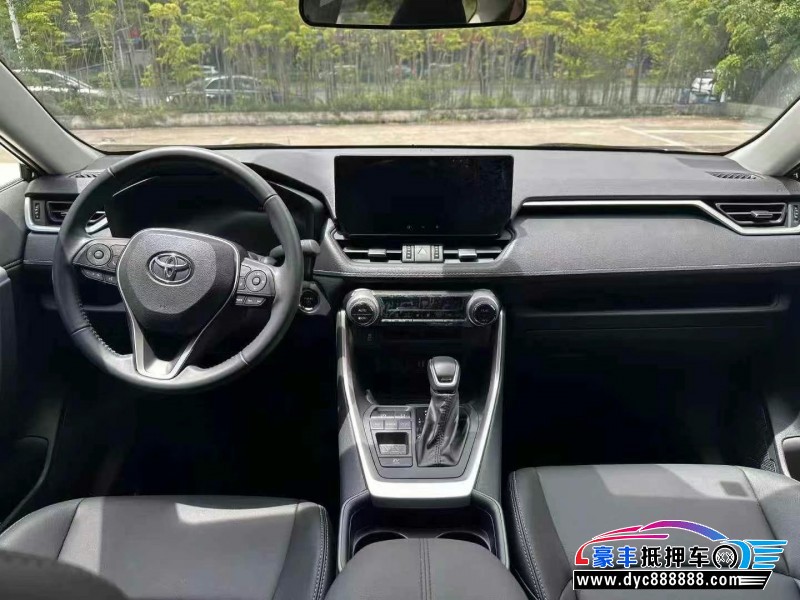 24年丰田威兰达轿车抵押车出售