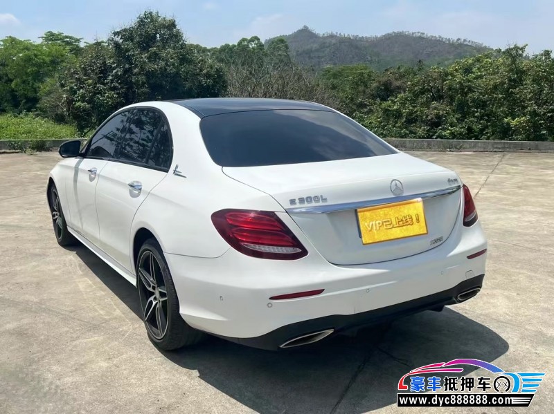 17年奔驰E轿车抵押车出售