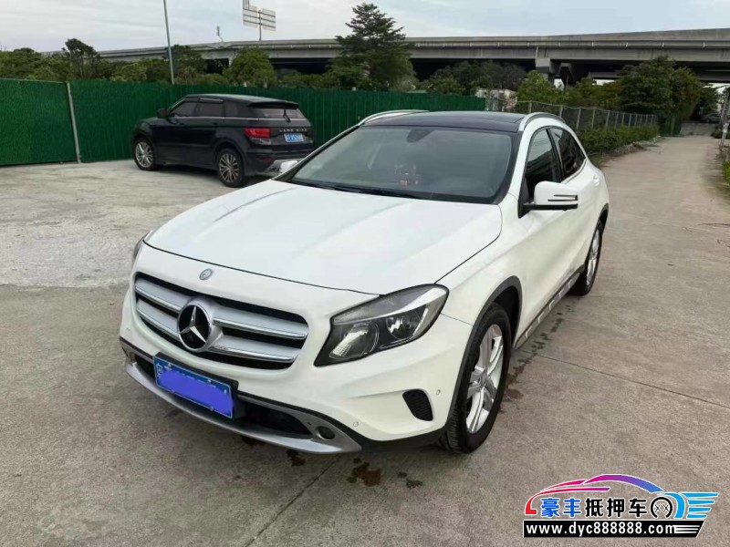 16年奔驰GLA轿车抵押车出售