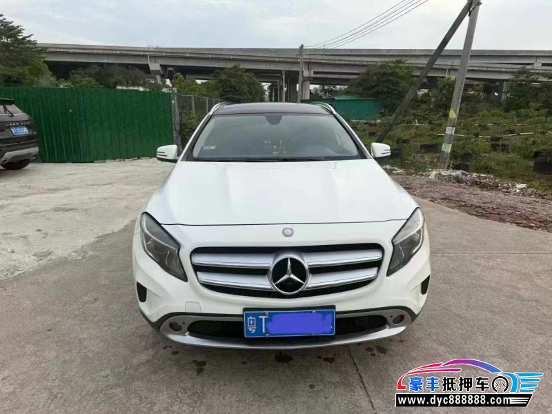 16年奔驰GLA轿车抵押车出售