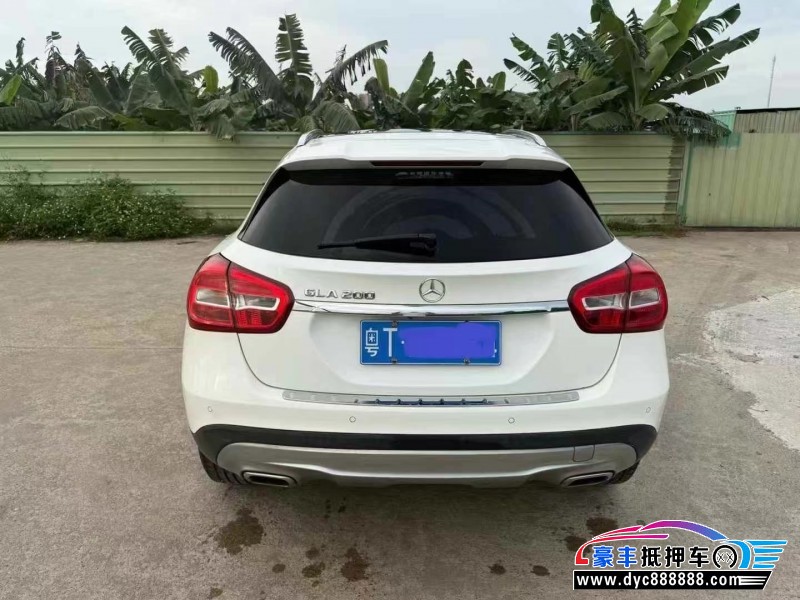 16年奔驰GLA轿车抵押车出售