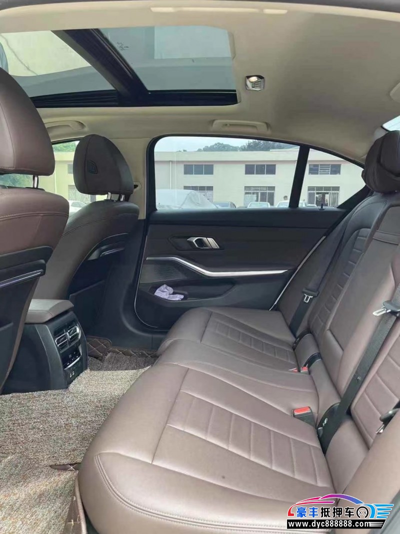 20年宝马3系轿车抵押车出售