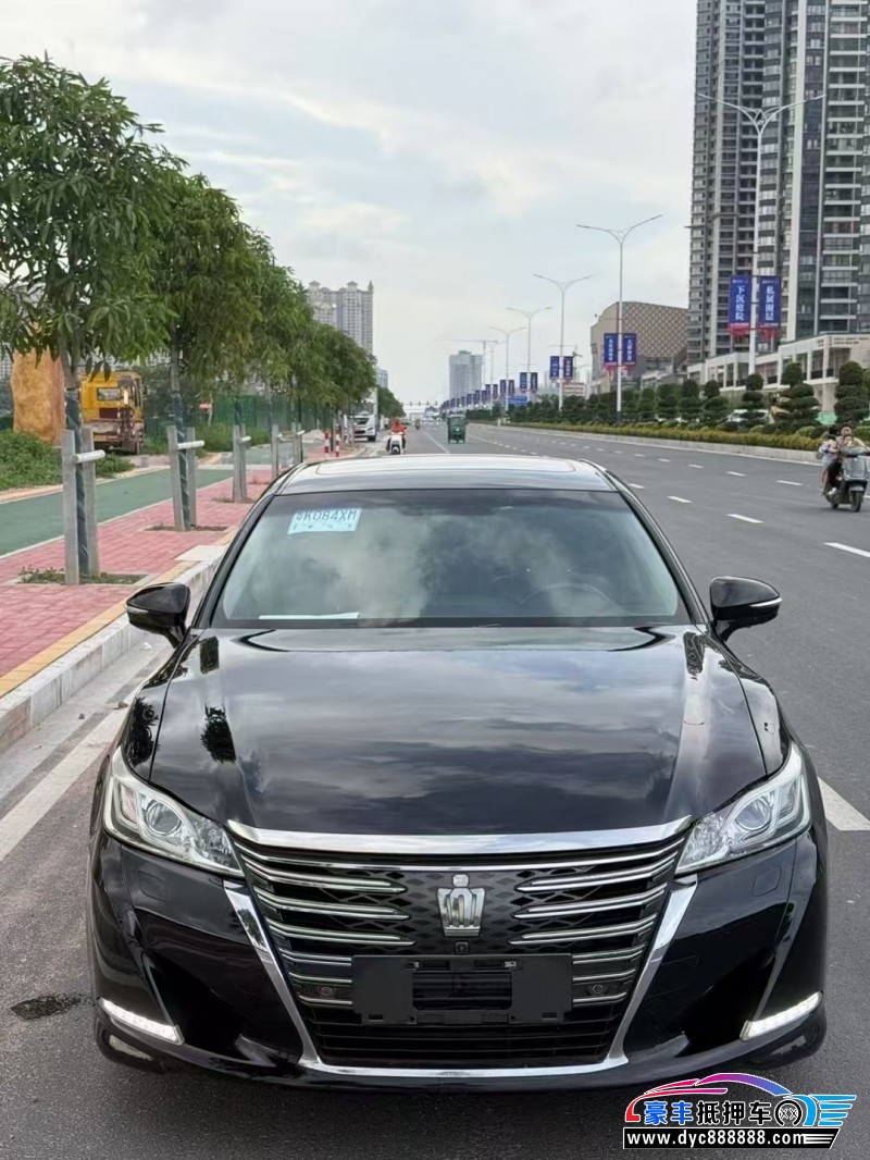 18年丰田皇冠轿车抵押车出售