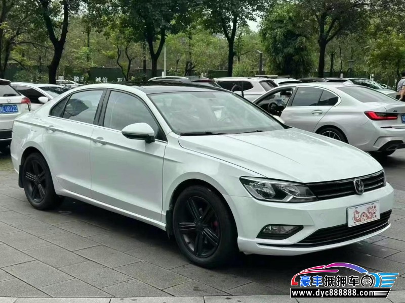 17年大众凌渡轿车抵押车出售