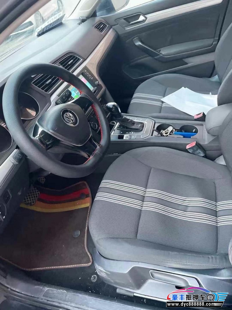 15年大众凌渡轿车抵押车出售