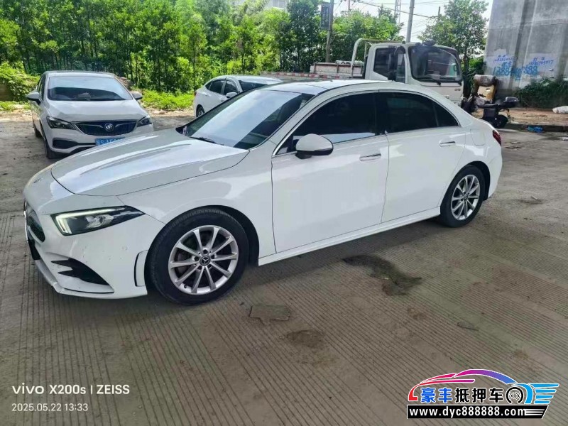 20年奔驰A轿车抵押车出售