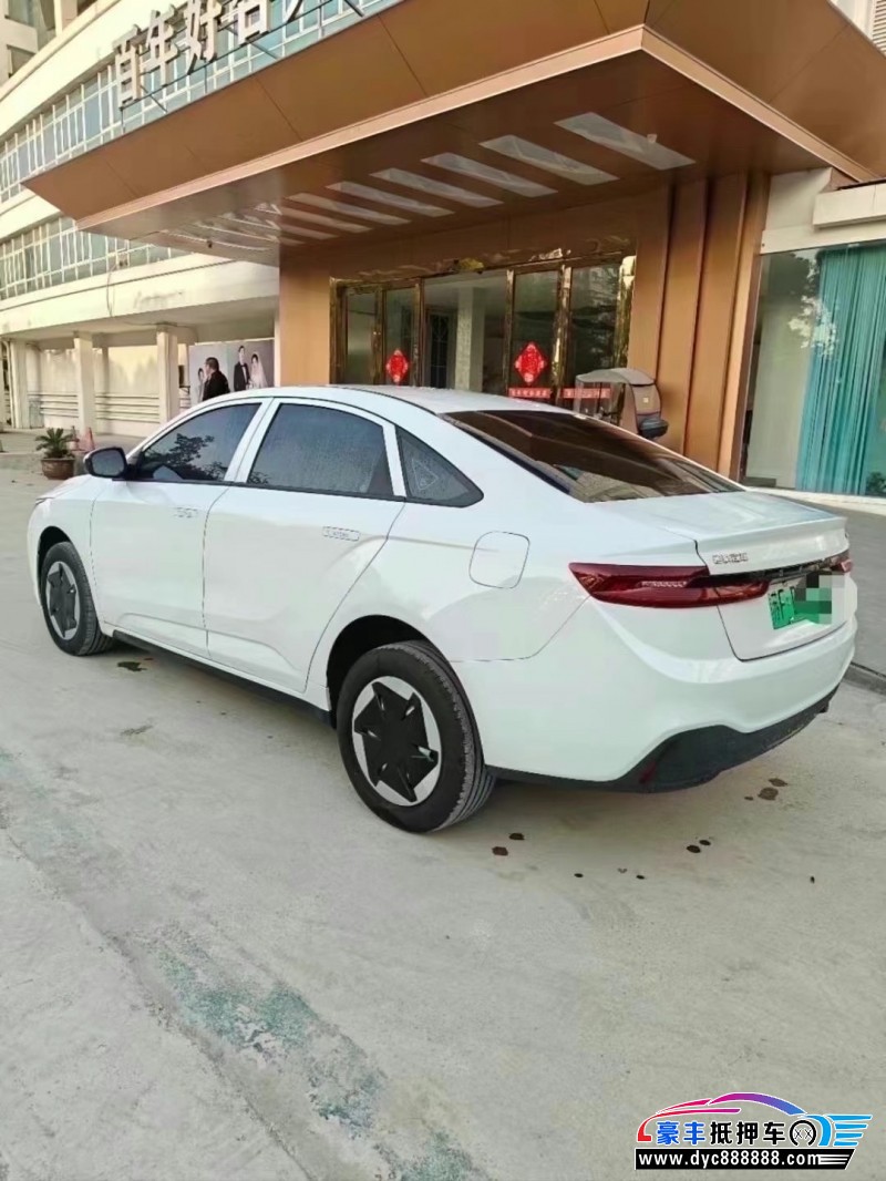 24年吉利几何轿车抵押车出售