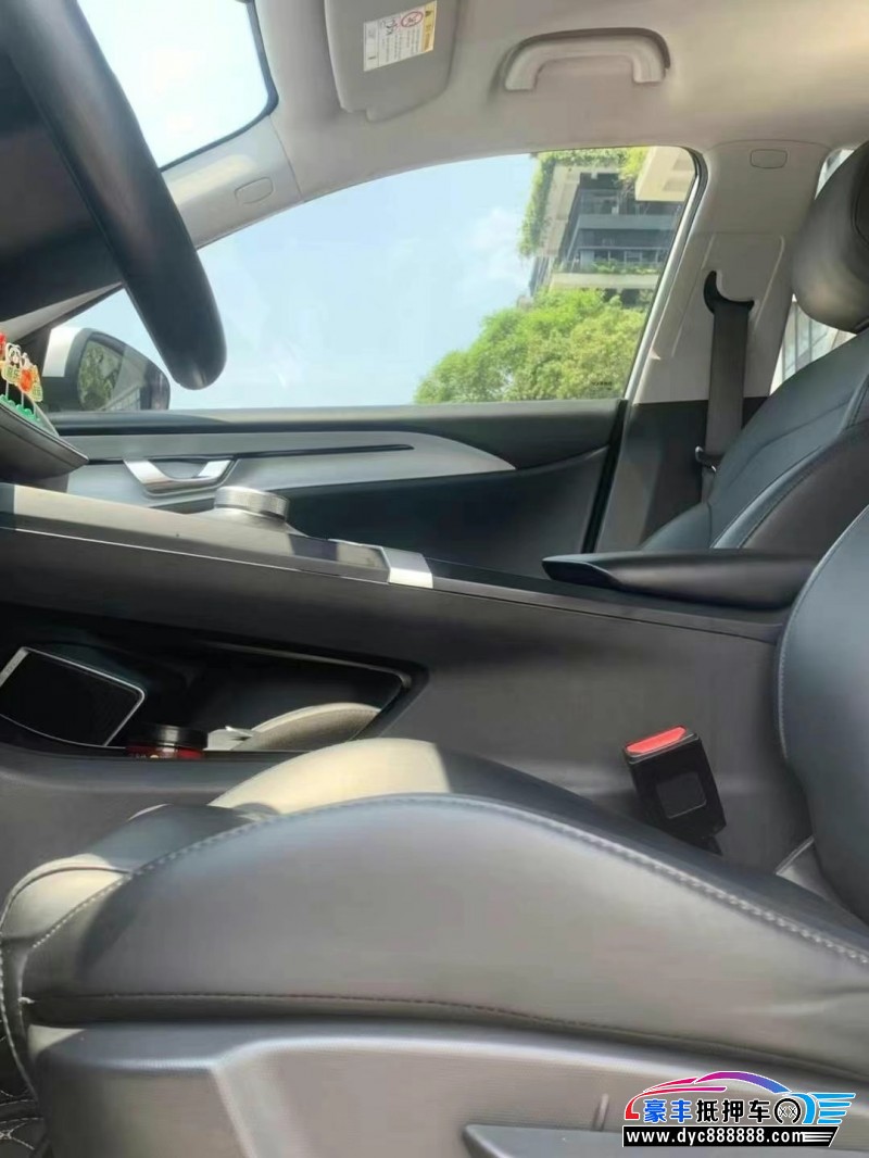 24年吉利几何轿车抵押车出售