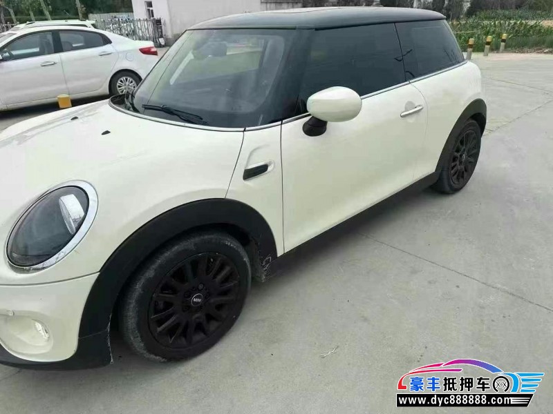 21年宝马MINISUV抵押车出售