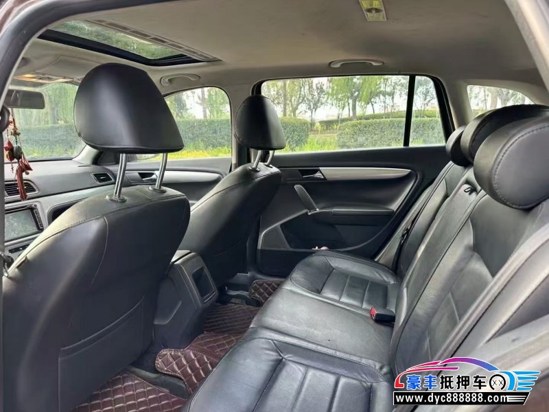 15年大众朗行轿车抵押车出售