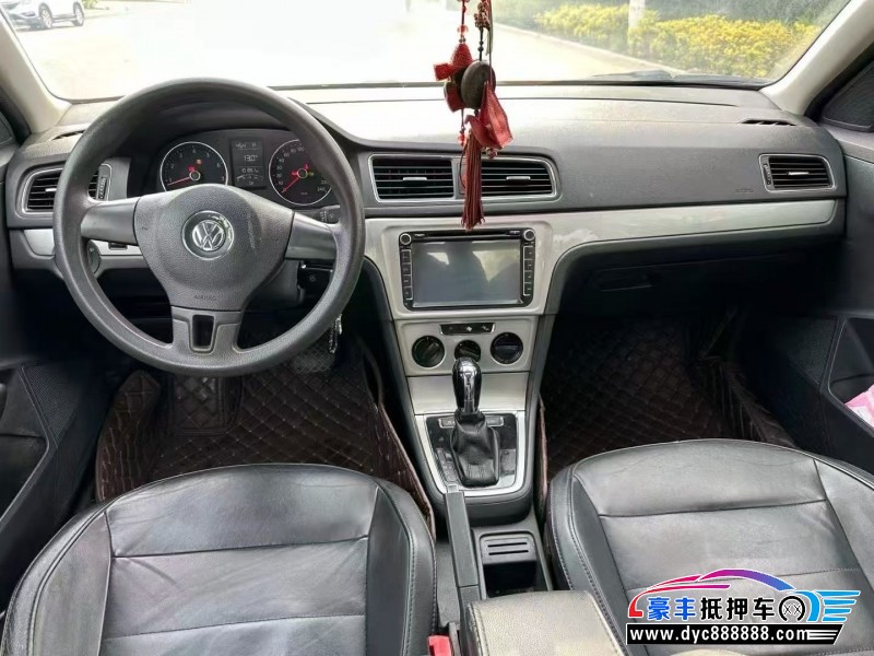 15年大众朗行轿车抵押车出售