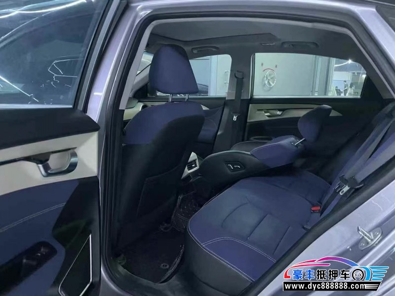 22年吉利几何轿车抵押车出售