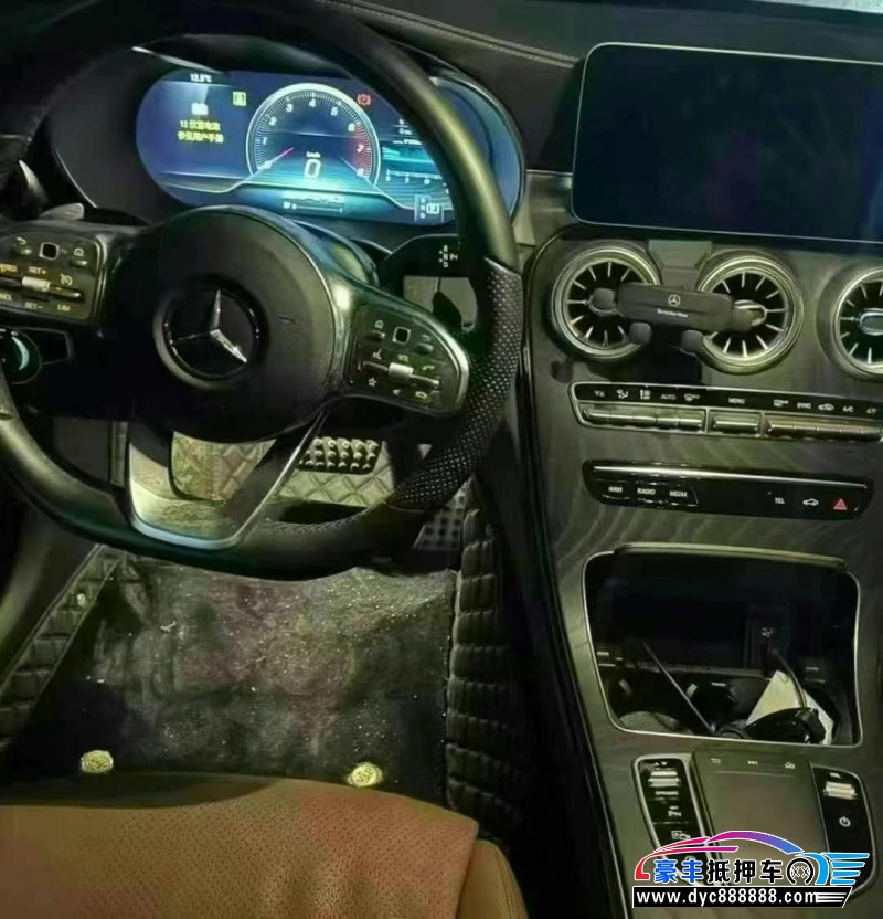 20年奔驰C轿车抵押车出售