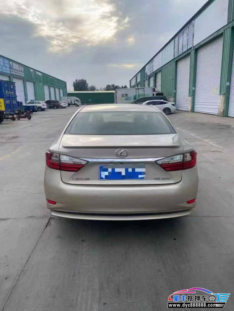 16年雷克萨斯ES轿车抵押车出售