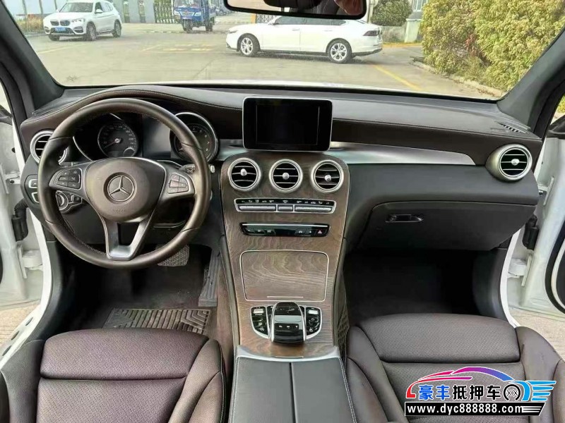 18年奔驰GLC轿车抵押车出售