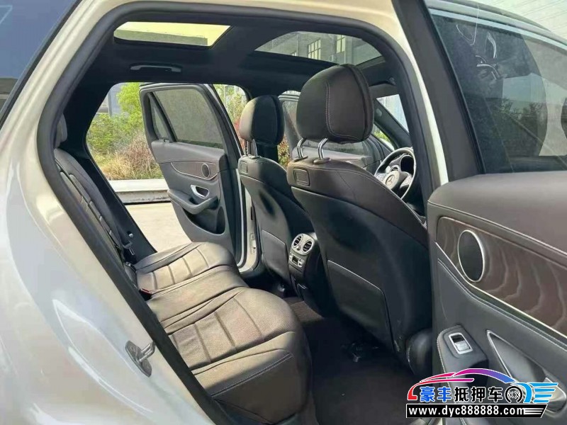 18年奔驰GLC轿车抵押车出售