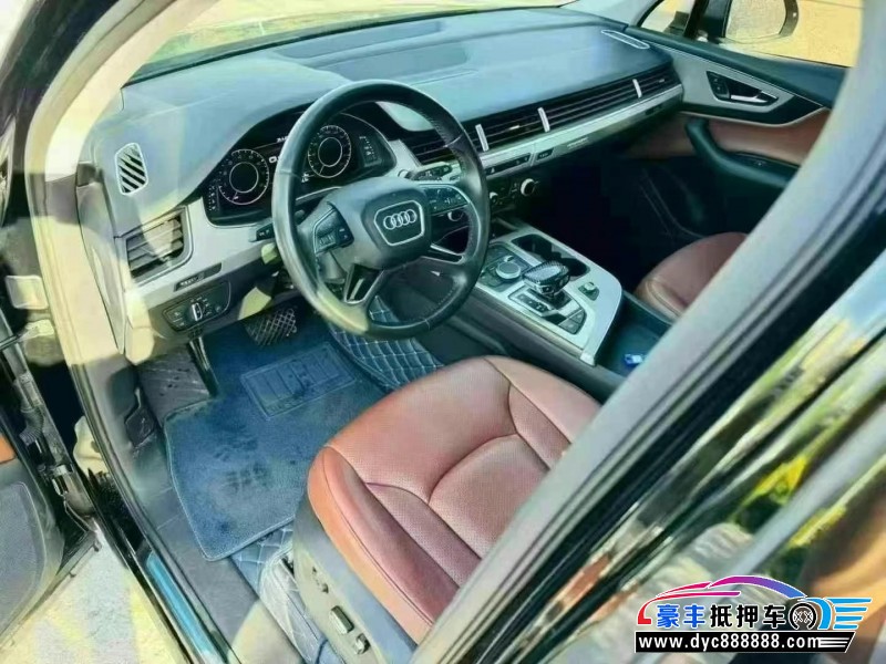 17年奥迪Q7轿车抵押车出售