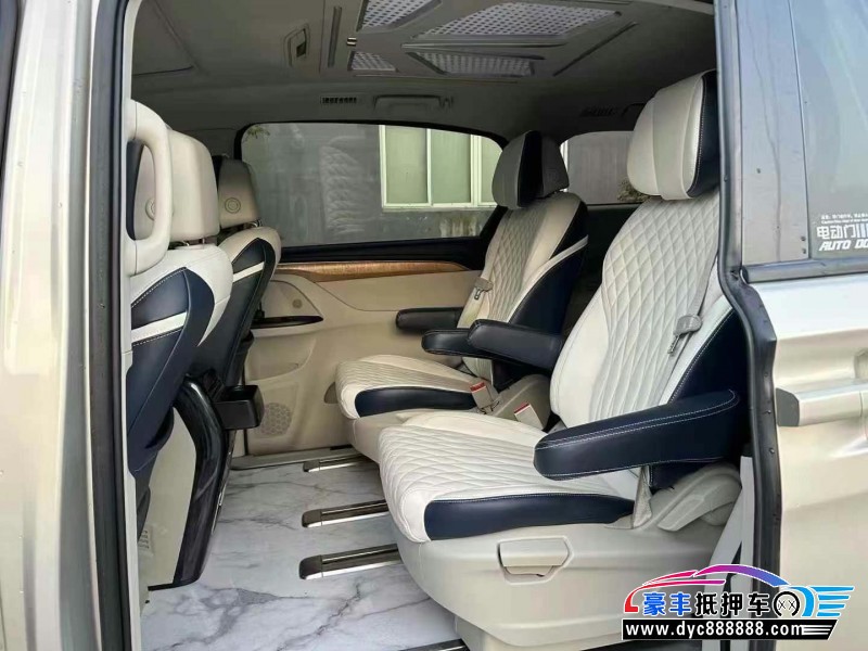 19年别克GL8轿车抵押车出售