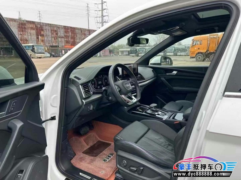 21年奥迪Q5轿车抵押车出售