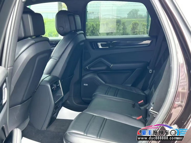 21年保时捷卡宴轿车抵押车出售