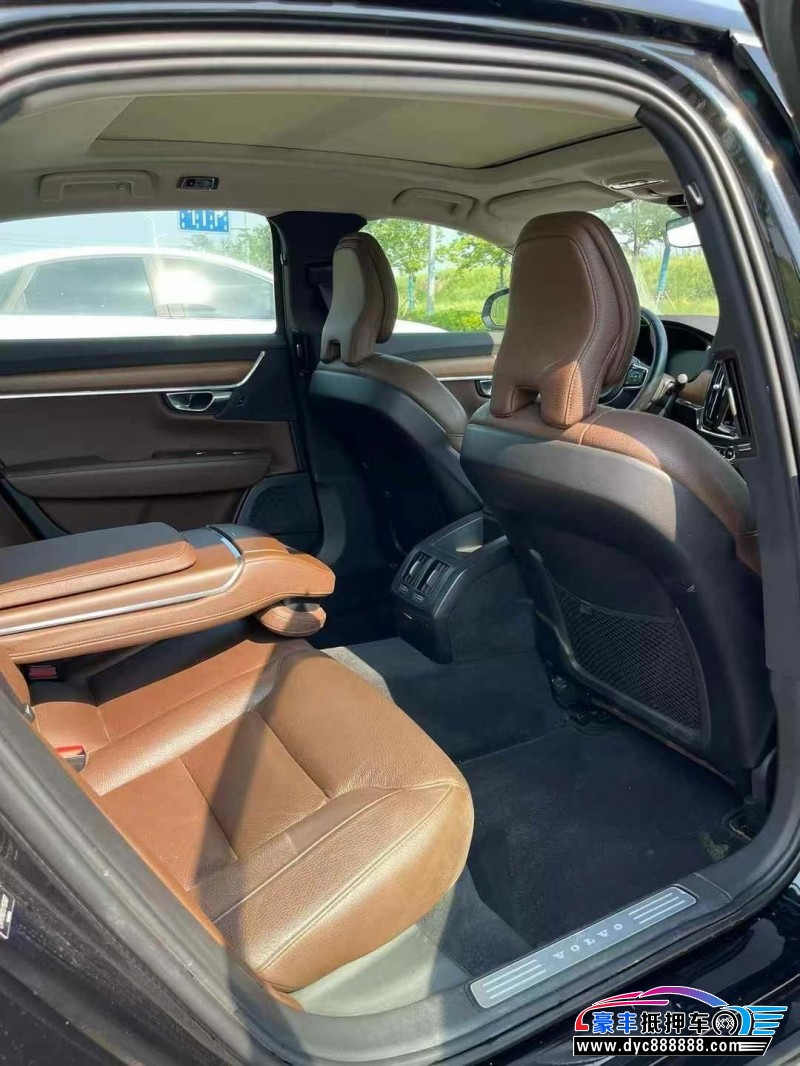 19年沃尔沃S90轿车抵押车出售