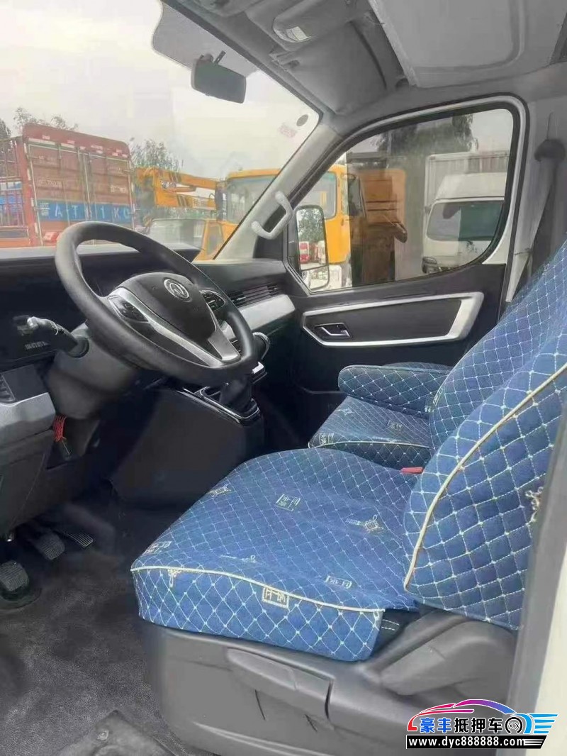 23年东风御风轿车抵押车出售