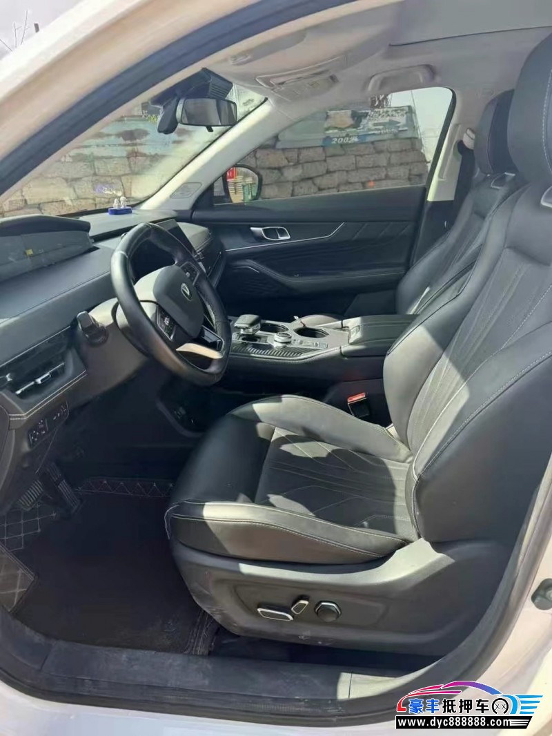 24年长安长安UNI轿车抵押车出售