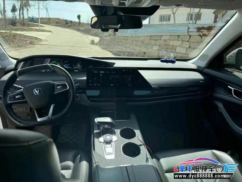 24年长安长安UNI轿车抵押车出售