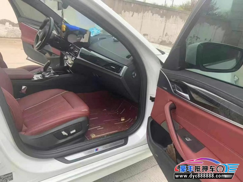 21年宝马5系轿车抵押车出售