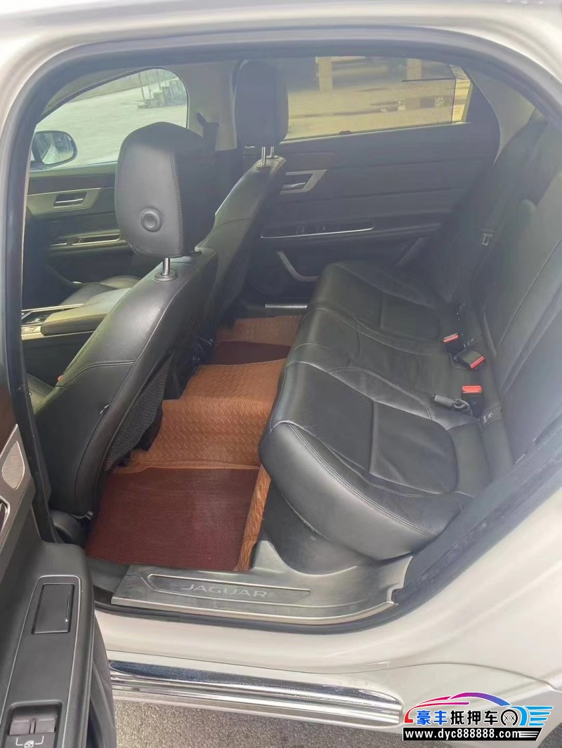 17年捷豹XFL轿车抵押车出售