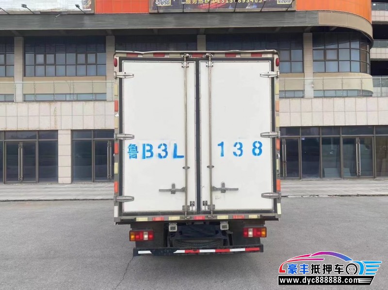 23年重汽豪沃轿车抵押车出售