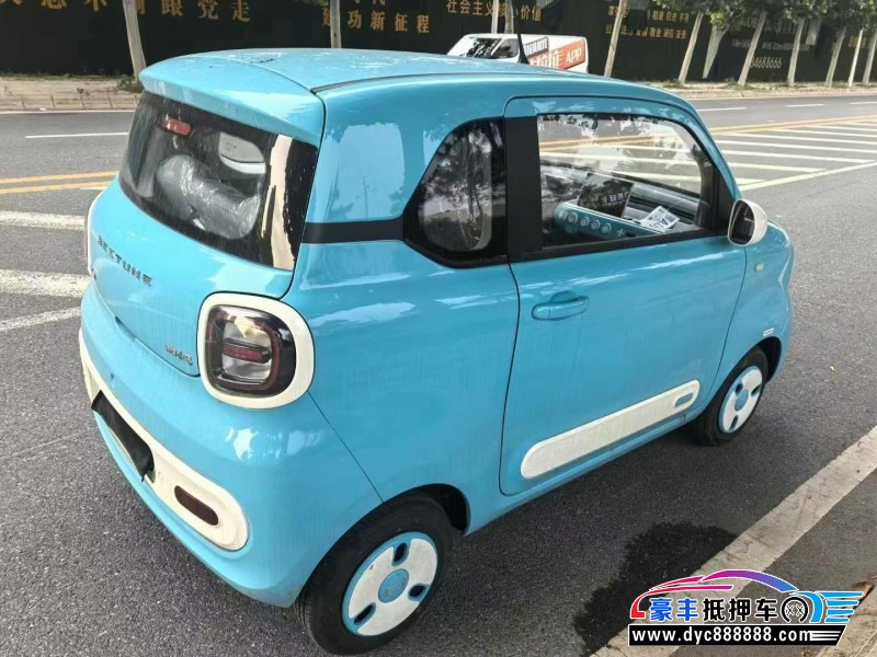 25年奔腾小马轿车抵押车出售