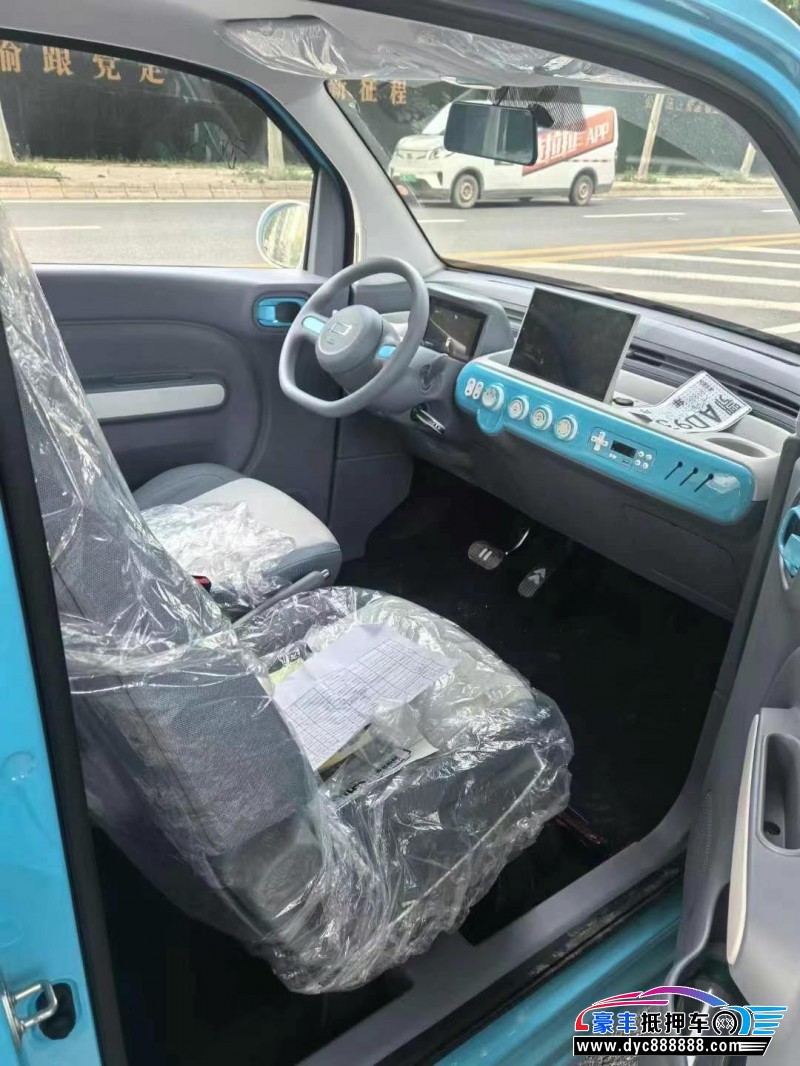 25年奔腾小马轿车抵押车出售