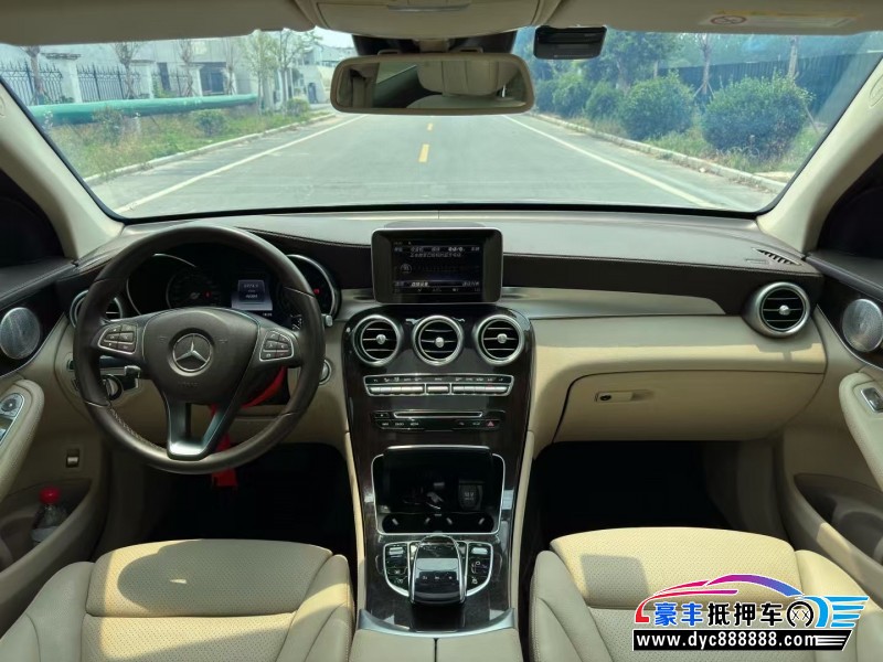 19年奔驰GLC轿车抵押车出售